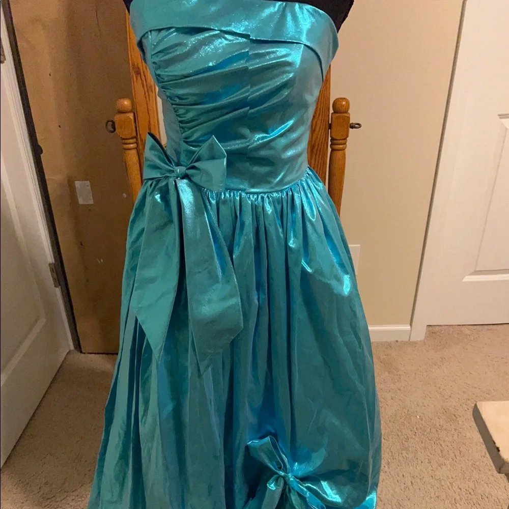 open lace back dress Gold Sweetheart A-Line Lace Long Prom Dress With Split main image 0